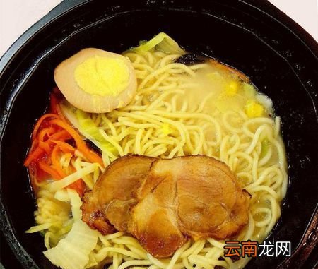 为什么泡面卷的？