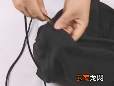 卫衣的绳子太长怎么塞回去