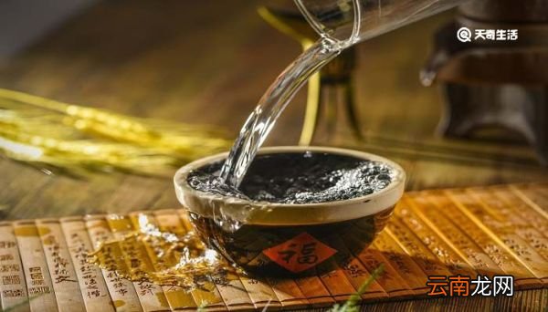 煮酒论英雄是谁 煮酒论英雄是谁主人公