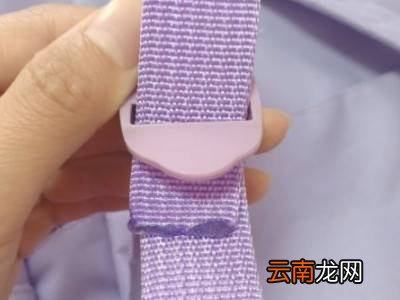 书包扣子的绳子怎么穿