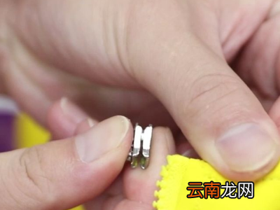 拉链头坏了怎么修