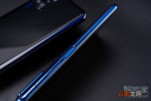 荣耀play4有指纹解锁吗