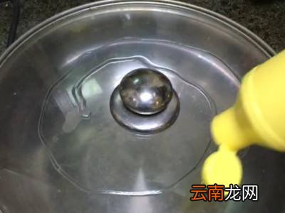 玻璃锅盖怎么清洗缝隙里的污渍