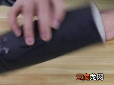 新保温杯有橡胶味怎样清除